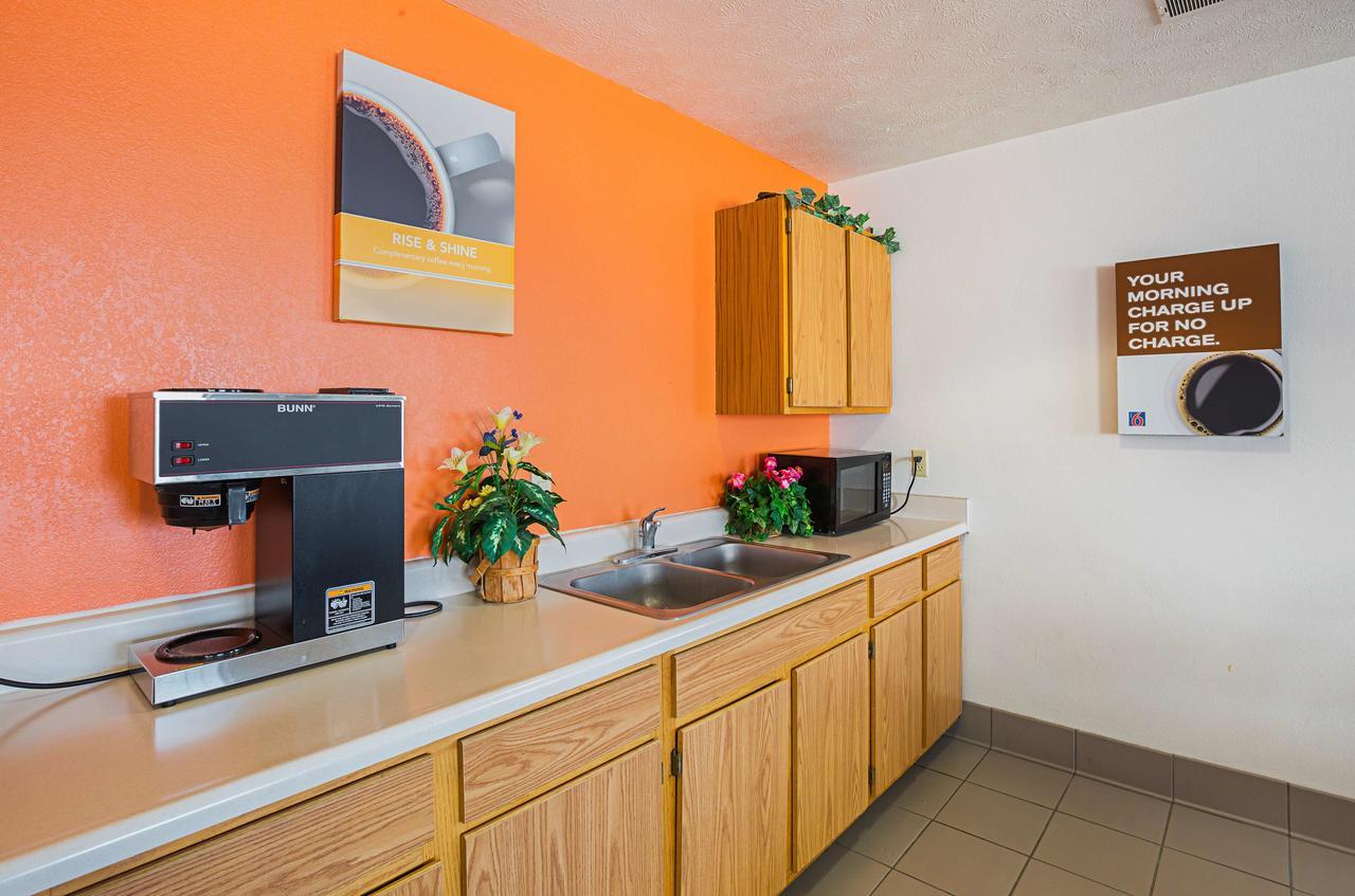 Motel 6 Omaha - Iat West Экстерьер фото