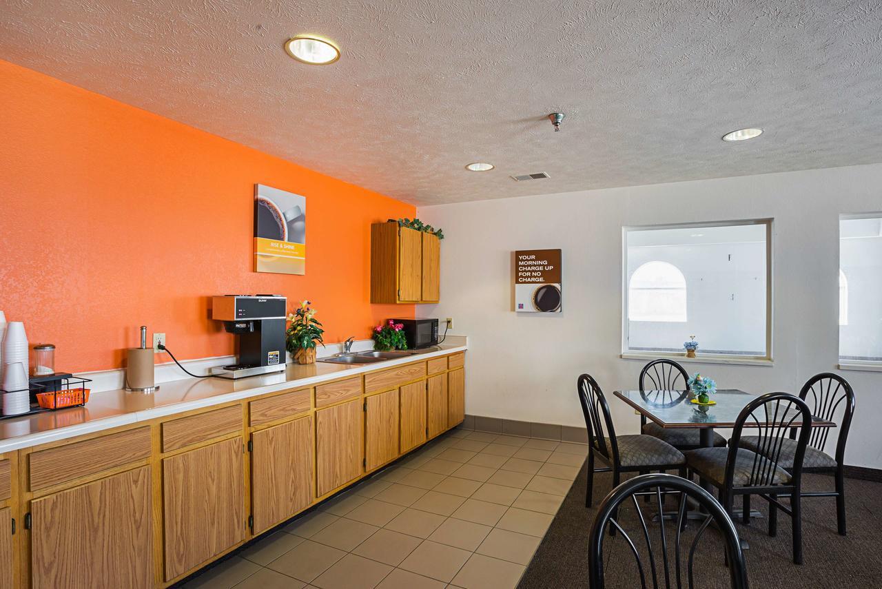 Motel 6 Omaha - Iat West Экстерьер фото
